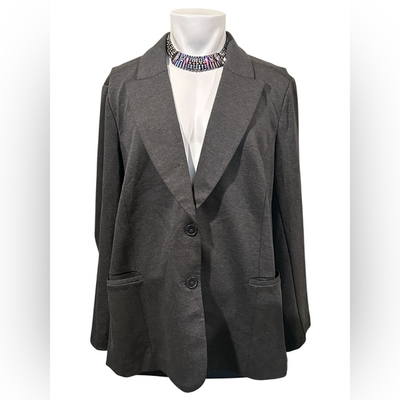 DG2 by Diane Gilman Jackets & Blazers - DG2 by Diane Gilman Charcoal Gray Single-Button Blazer